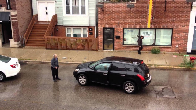 Το βίντεο που σαρώνει: Οδηγός της συμφοράς τα κάνει γυαλιά καρφιά