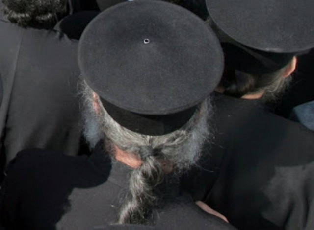 Λάρισα: Βαριές «καμπάνες» για δύο ιερείς