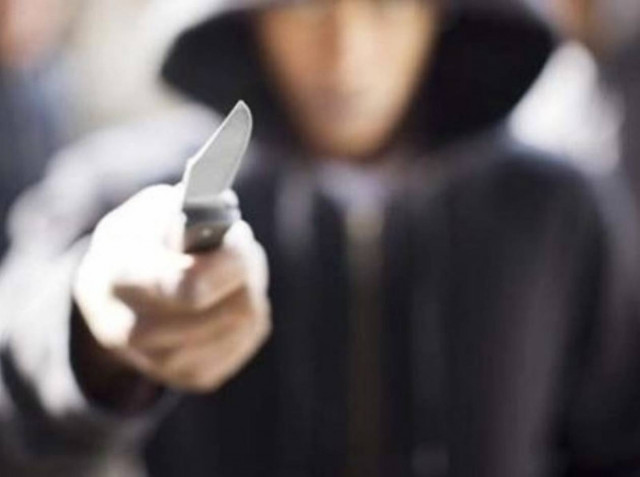 Απείλησαν 13χρονο μαθητή με μαχαίρι