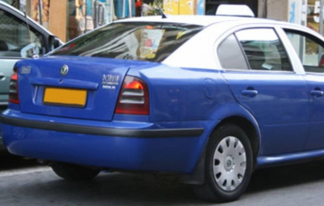 Συνελήφθη οδηγός ταξί που κυκλοφορούσε με όπλο και φυσίγγια