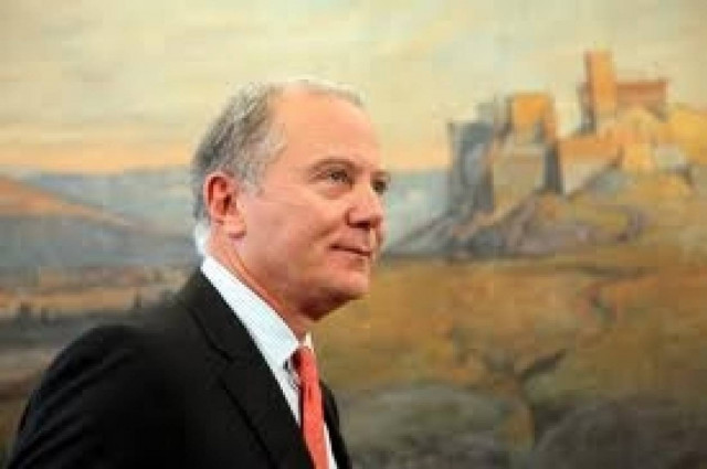 Υπόγεια χτυπήματα της τρόικας σε Στουρνάρα με όπλο τον Προβόπουλο