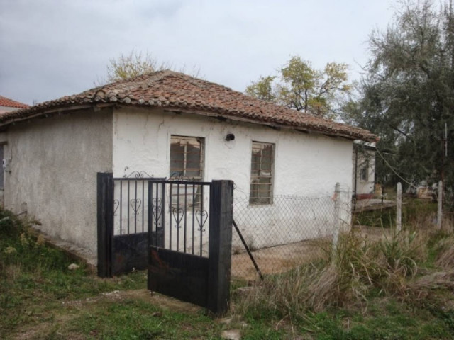 Άνεργος ζει εννιά μήνες χωρίς ηλεκτρικό ρεύμα στην Ξάνθη (vid)