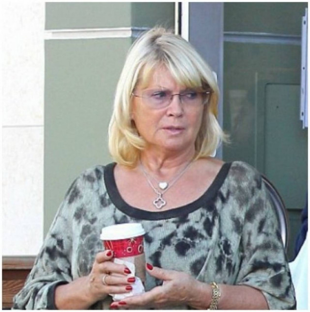 Είναι η μαμά πολύ γνωστού supermodel. Την αναγνωρίζετε;