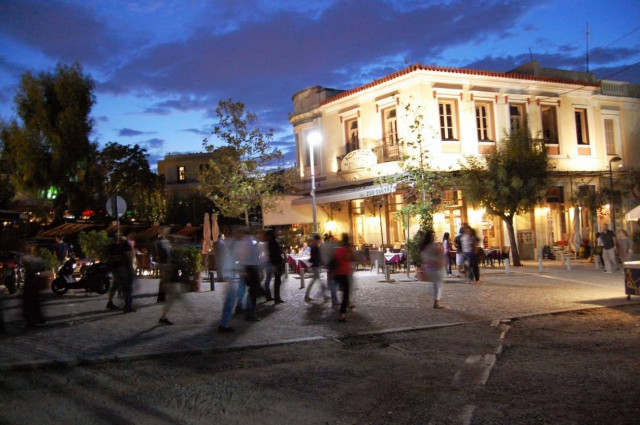 Φωτογραφία από το Θησείο το... 1875!