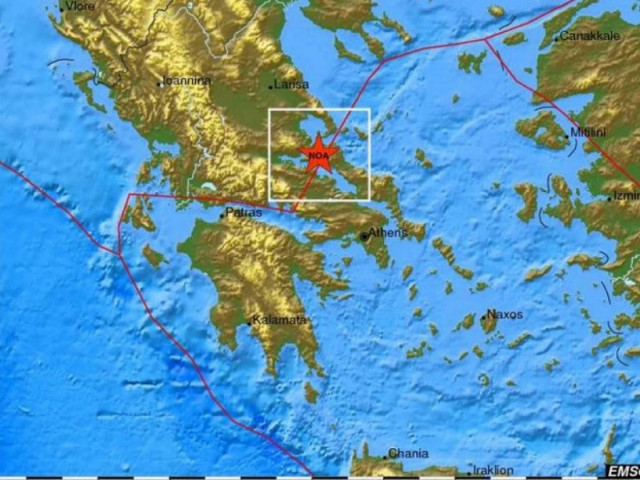Σεισμός στην Εύβοια - Συγκεντρωμένοι στις πλατείες οι κάτοικοι