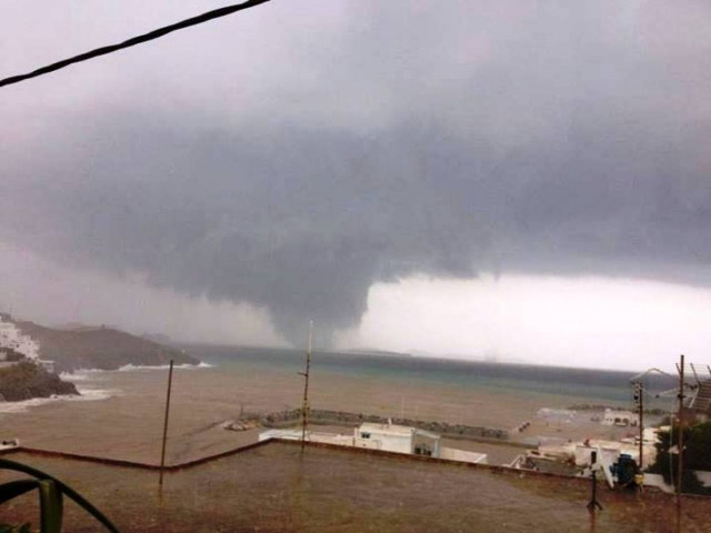 Απίστευτες φωτογραφίες από ανεμοστρόβιλο που χτύπησε την Αστυπάλαια!