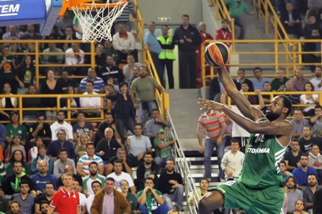 Με καθυστέρηση στο Τελ Αβίβ