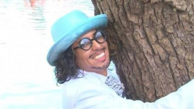 Βίντεο: Παντρεύτηκε ένα… δέντρο