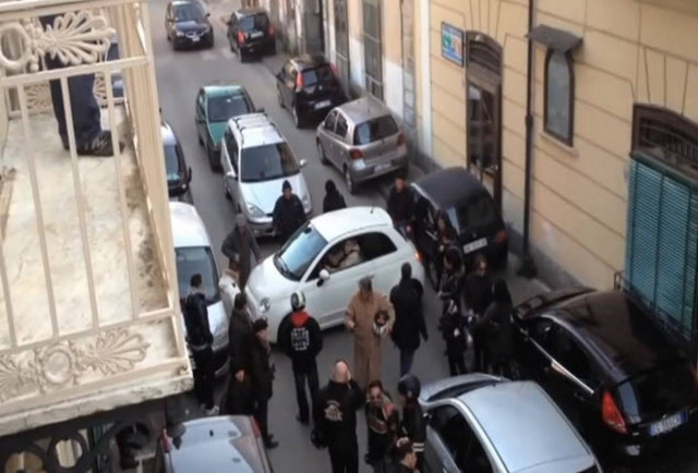 Οδηγός προκάλεσε απίστευτο χάος σε δρόμο της Ιταλίας (βίντεο)