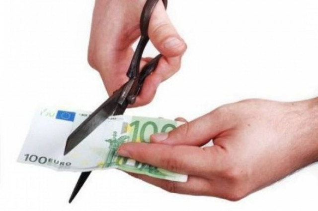 Ενιαίο Μισθολόγιο: Μισθοί από 700 - 7.761 ευρώ στο Δημόσιο!