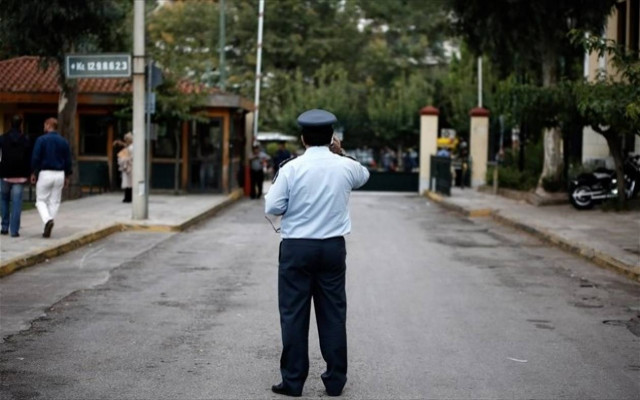 Τρία απειλητικά τηλεφωνήματα για βόμβες