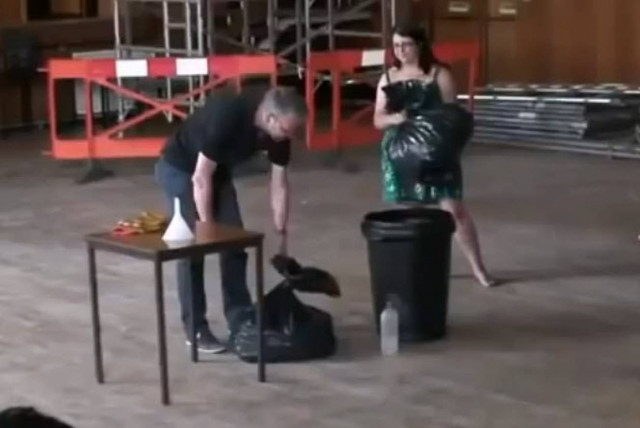 Όταν το υγρό άζωτο αναμιγνύεται με 1500 μπάλες του Ping Pong! (βίντεο)