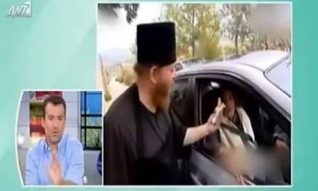 Έξαλλος ο Λιάγκας με τον μοναχό, που πήγε στο «Κάτι Ψήνεται»