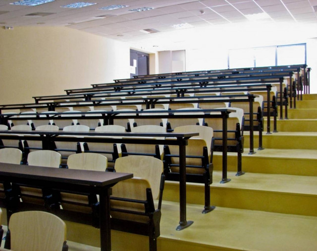 Σε αναμονή χιλιάδες μαθητές για την εισαγωγή τους στα ΑΕΙ και ΤΕΙ