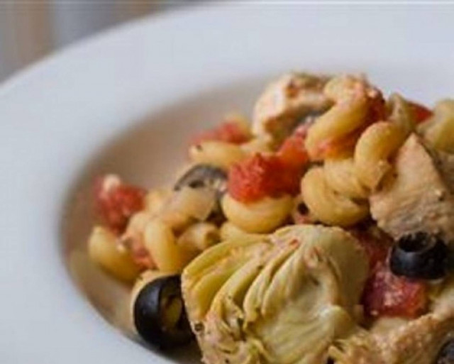 Κοφτό μακαρονάκι με κοτόπουλο και φέτα