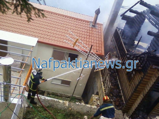 Ναυπακτία: Το σπίτι του στις φλόγες, το αμάξι του στον γκρεμό! (vid)