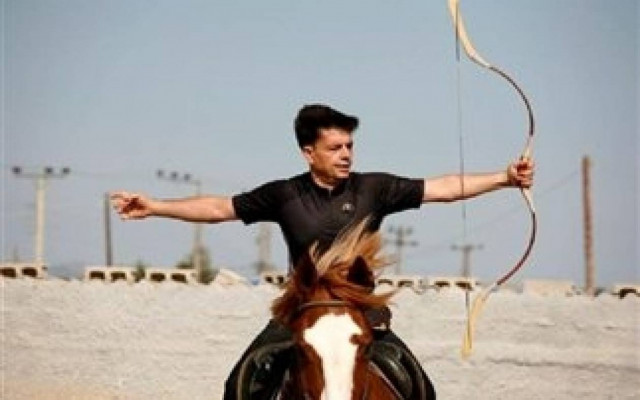 Καλέντζης: «Η Χρυσή Αυγή είναι η πινακοθήκη των ηλιθίων»