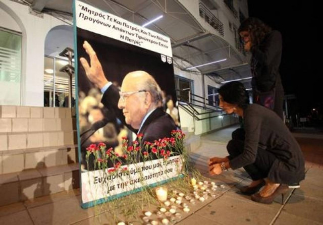 Σε λαϊκό προσκύνημα η σορός του Γλαύκου Κληρίδη