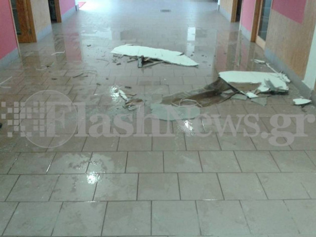 Απίστευτες φωτό: Έπεσε το ταβάνι στη Διεύθυνση Αγροτικής Ανάπτυξης