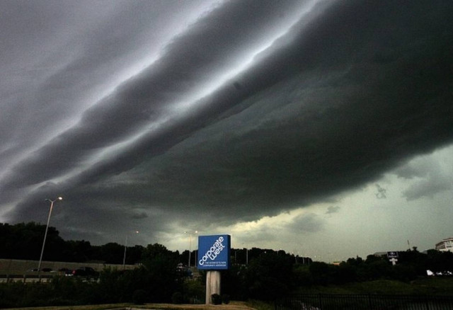 ΗΠΑ: Τρεις νεκροί από σφοδρή καταιγίδα που έπληξε το Ιλινόις