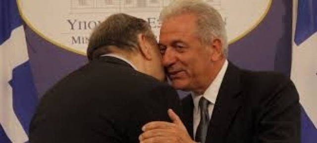 Χέρι -χέρι Βενιζέλος και Αβραμόπουλος