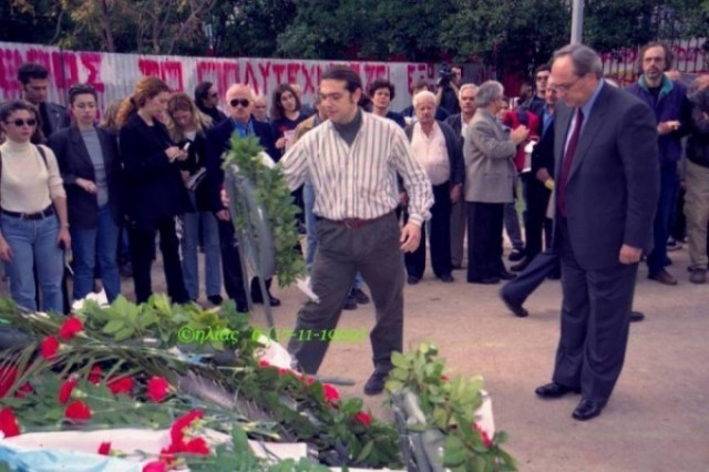 Ο Αλέξης Τσίπρας με ζιβάγκο και κοτσίδα στο Πολυτεχνείο!