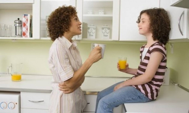 «Το παιδί μου με ρωτάει για το σεξ. Τι να του πω; Kαι πώς να του το πω