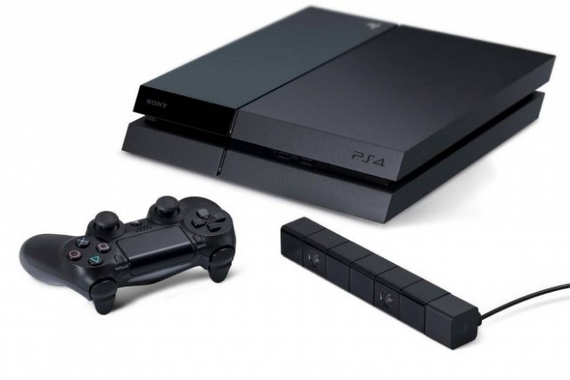 Playstation 4: Έρχεται από το… μέλλον (pics+vid)