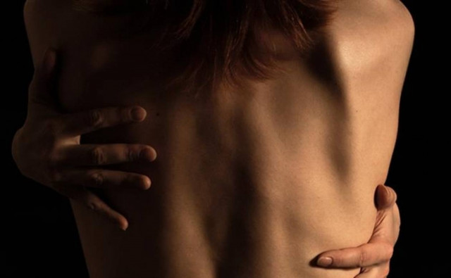 Με μπότοξ θεραπεύουν τη μόνιμη… διέγερση