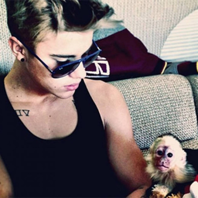 Γιατί ο ανεύθυνος Bieber χρωστάει $11,000 στη Γερμανία;