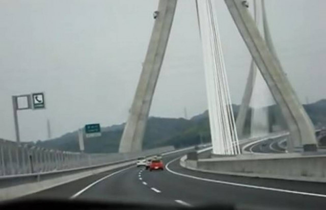 Πώς λένε οι Ιάπωνες οδηγοί «ευχαριστώ»; (βίντεο)