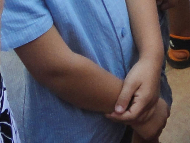 Δικογραφία για 14χρονο Ρομά που αφαίρεσε 3.000 ευρώ από αυτοκίνητο