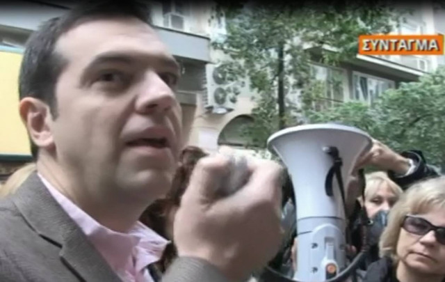 Στο πλευρό των καθαριστριών του ΥΠΟΙΚ ο Αλ. Τσίπρας (vid)