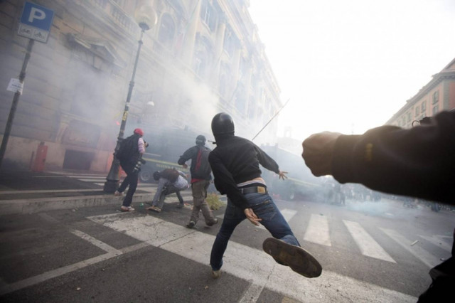 Συγκρούσεις αστυνομίας - διαδηλωτών στη Ρώμη