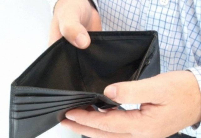 Απόγνωση στον ιδιωτικό τομέα-Νόμιμη η πληρωμή ανα 3 μήνες (vid)