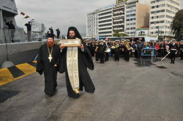 Στον Πειραιά τμήμα του Ιερού Λειψάνου του Αγίου Νεκταρίου Αίγινας