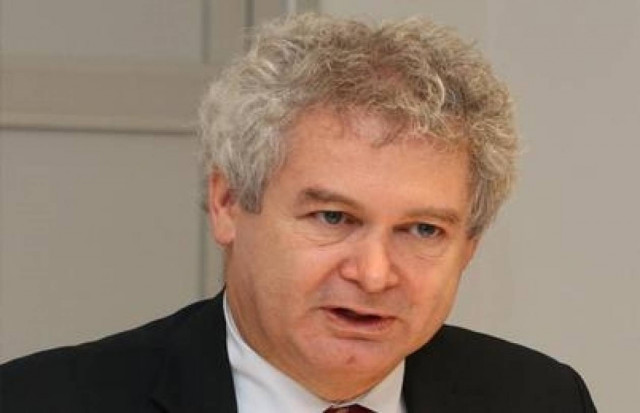 Ο Ανδρέας Μαυρογιάννης ενημερώνει τα κόμματα για Κυπριακό