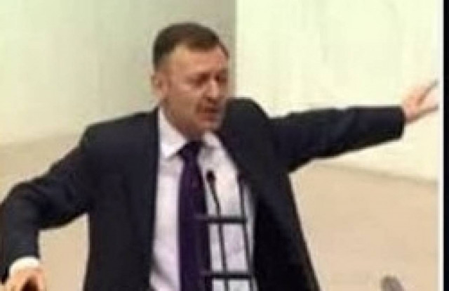 ΣΟΚ! Βουλευτής αποκάλεσε τον Αχμέτ Νταβούτογλου «δολοφόνο»