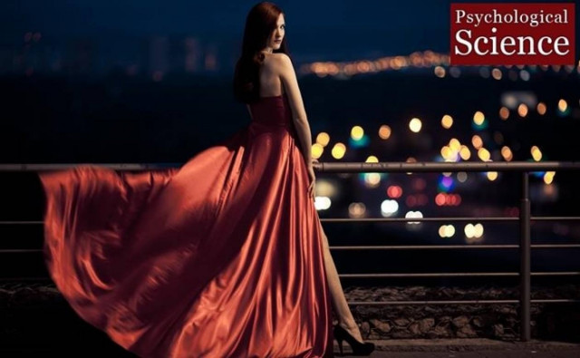 Οι γυναίκες που ντύνονται στα κόκκινα έχουν...πονηρούς σκοπούς