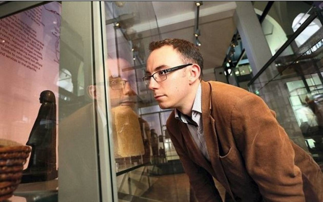 Λύθηκε το μυστήριο του αγάλματος που περιστρεφόταν μόνο του! (vid)