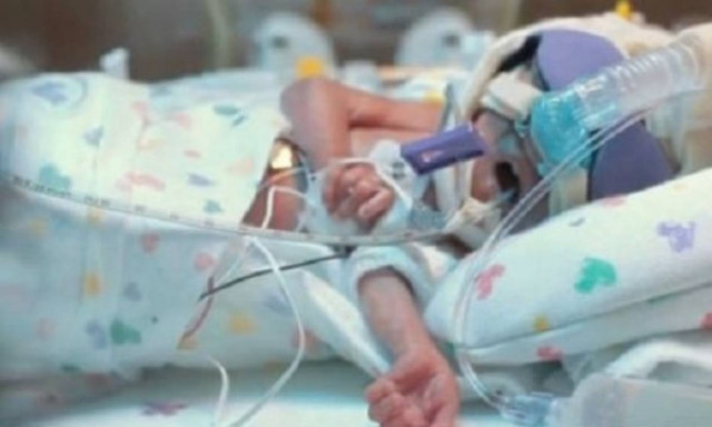 Δείτε το συγκινητικό βίντεο με το μωρό που νίκησε τη μάχη για τη ζωή!