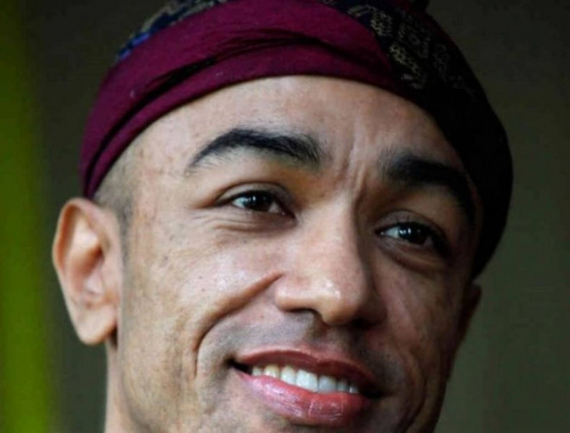 Ο αδελφός του Ομπάμα μιλά για τον βίαιο πατέρα τους