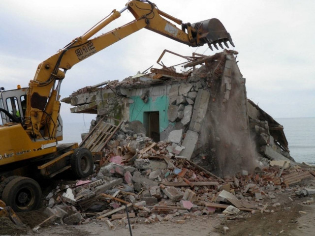 Ξεκινούν κατεδαφίσεις αυθαιρέτων σε Μύκονο και Αιτωλοακαρνανία