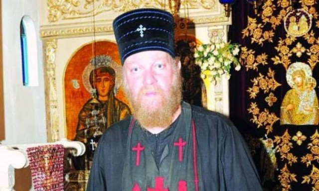 Οργή από την Εκκλησία για τον παπά του «Κάτι ψήνεται»