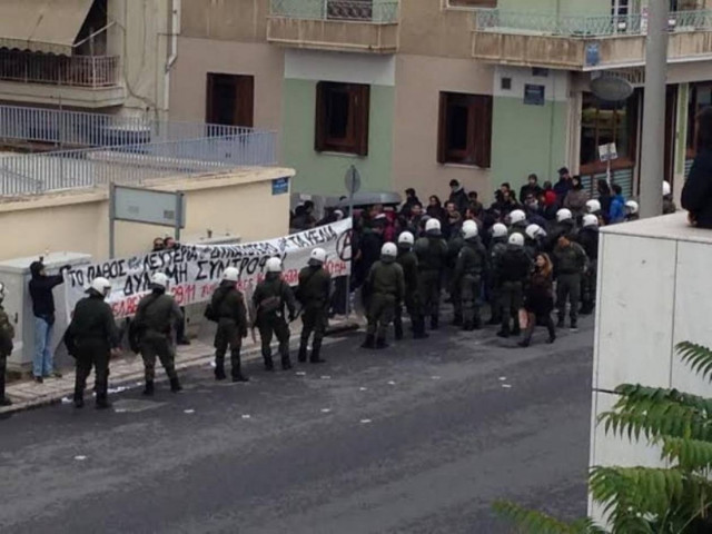 Ένταση στον Άρειο Πάγο μεταξύ Αντιεξουσιαστών και Χρυσής Αυγής