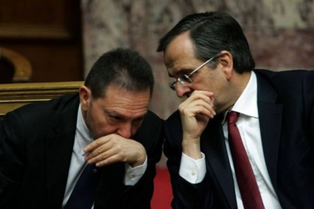 Σε εξέλιξη η συνάντηση Σαμαρά-Στουρνάρα-Μητσοτάκη