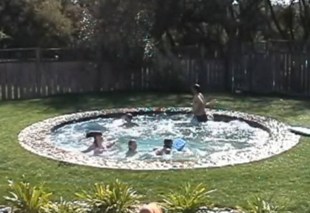 Η κρυφή πισίνα για να μην την πληρώσετε... χρυσό... (βίντεο)