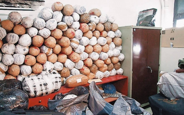 Πάτρα: Είχε κρύψει πάνω από 320 κιλά χασίς στην οροφή φορτηγού