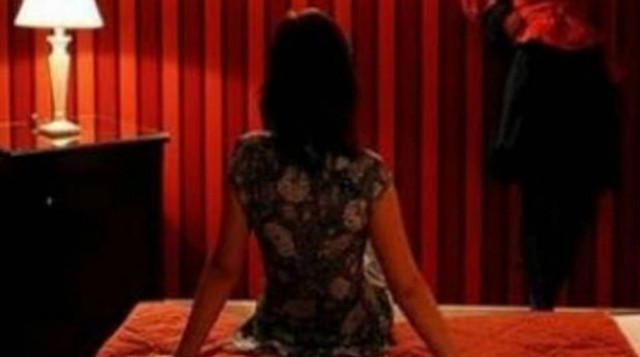 Χανιά: Έπιασε δουλειά σερβιτόρας και την ανάγκασαν να εκδίδεται