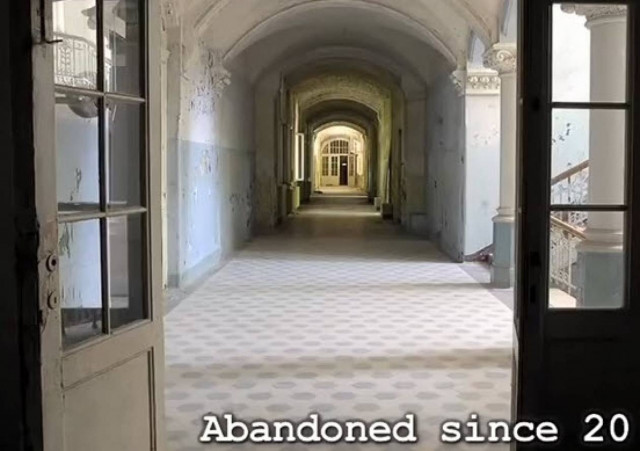 Βίντεο: 10 μέρη ζητούν εξηγήσεις την εγκατάλειψή τους...